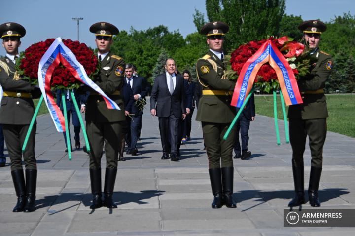 Sergey Lavrov, Ara Ayvazian