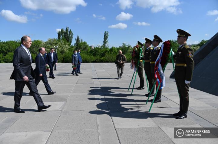 Sergey Lavrov, Ara Ayvazian