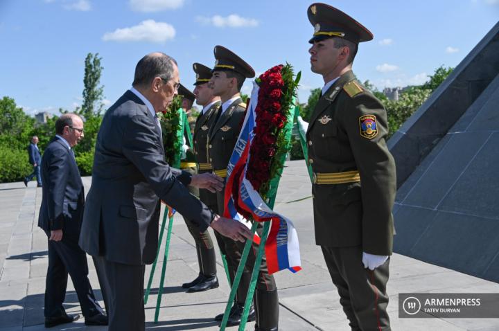 Sergey Lavrov, Ara Ayvazian