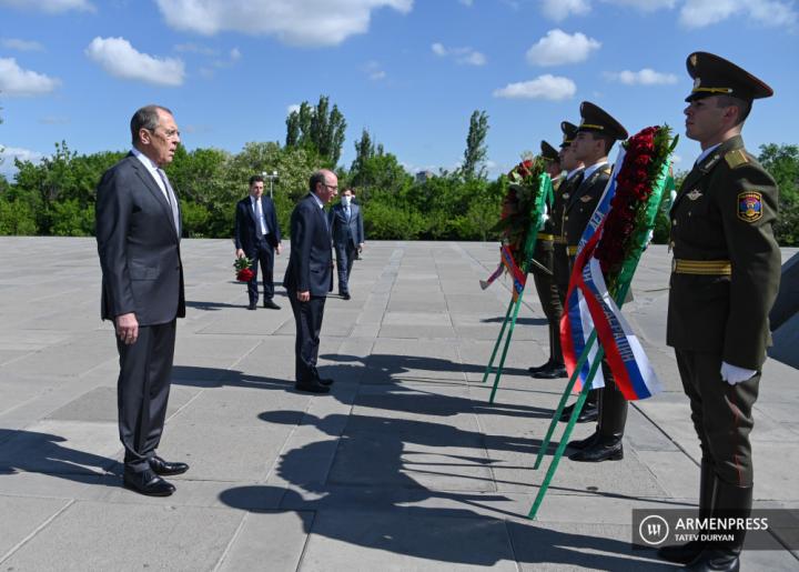 Sergey Lavrov, Ara Ayvazian
