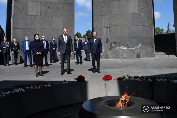 Sergey Lavrov, Ara Ayvazian