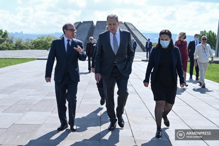 Sergey Lavrov, Ara Ayvazian