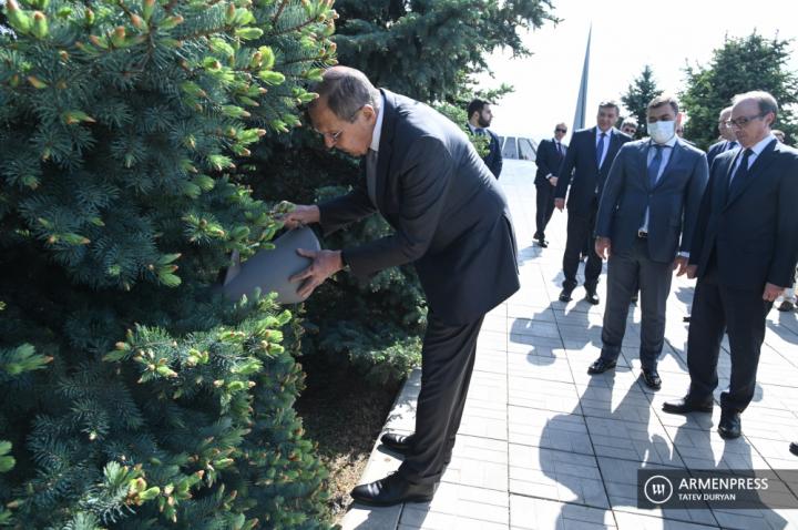 Sergey Lavrov, Ara Ayvazian
