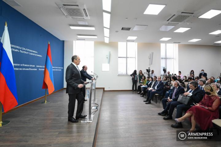 Sergey Lavrov, Ara Aivazian