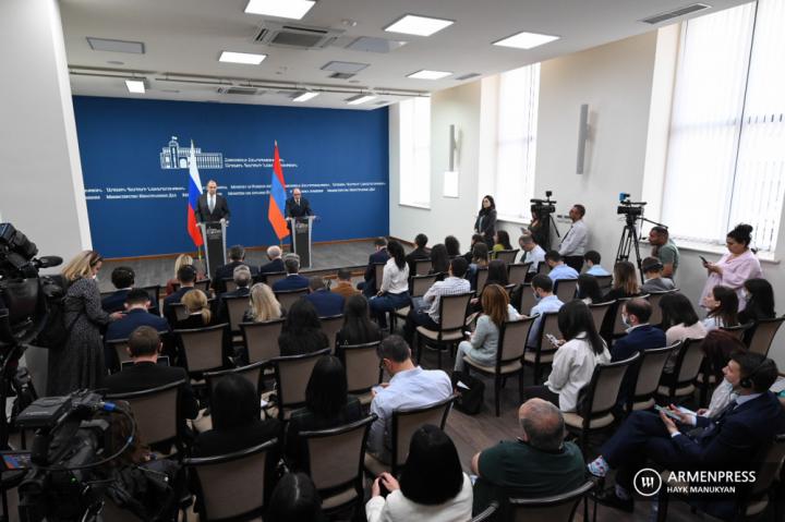 Sergey Lavrov, Ara Aivazian
