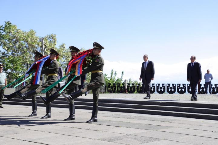 Sergey Lavrov, Ara Aivazian