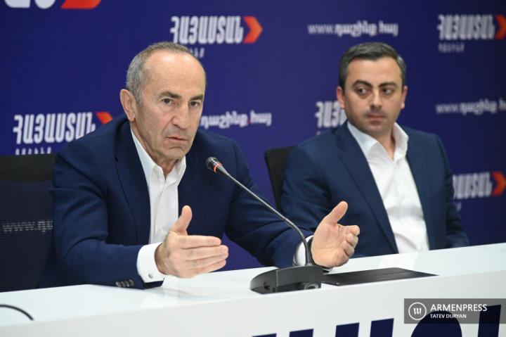 Robert Kocharyan, Ishkhan Saghatelyan