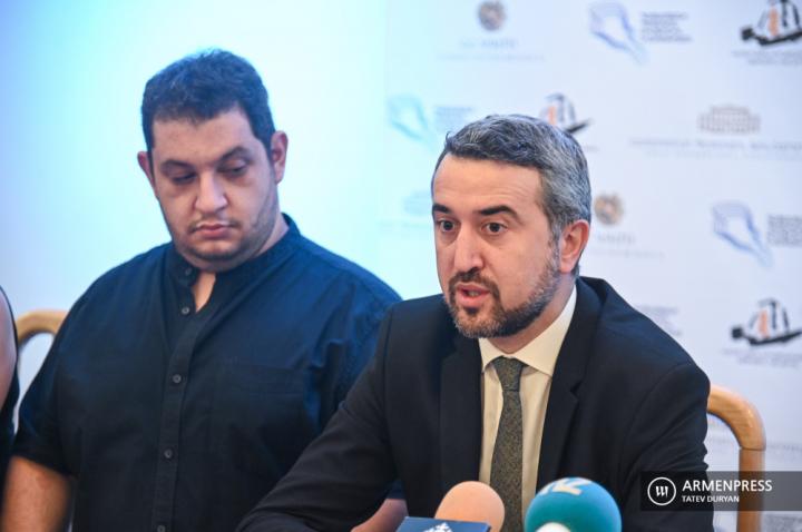 Արտյոմ Նաղդյան, Արա Խզմալյան