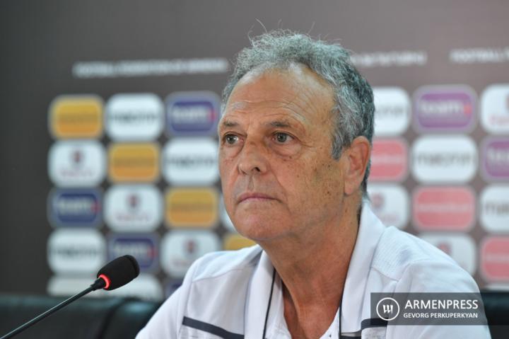 Ermenistan milli futbol takımı Teknik Direktörü Joaquín 
Caparrós'un basın toplantısı
