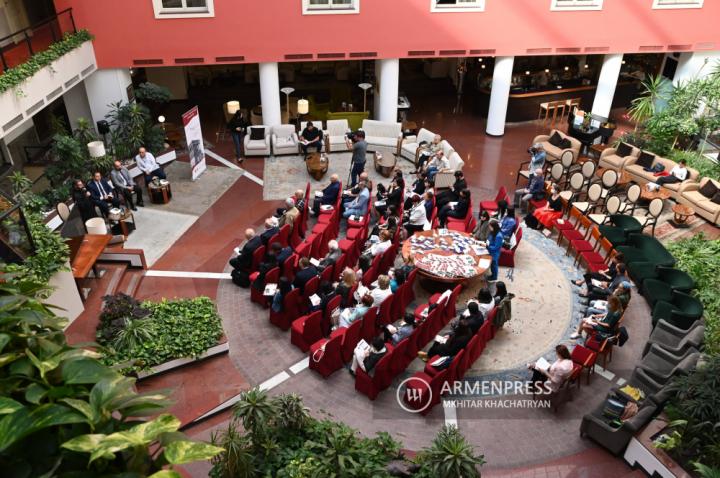 Ermenistan'ın bağımsızlığının 30. yıldönümüne adanan 
konferansın açılışı