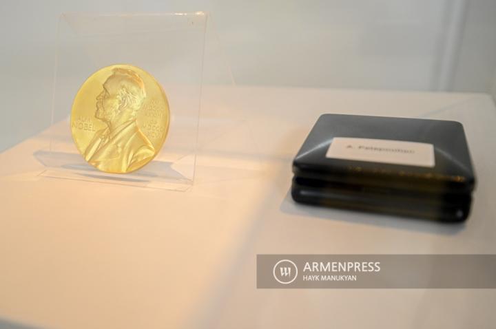 Le premier lauréat du prix Nobel arménien, biologiste 
moléculaire, neurologue Artem Patapoutian a offert son prix au 
Musée d'histoire d'Arménie

