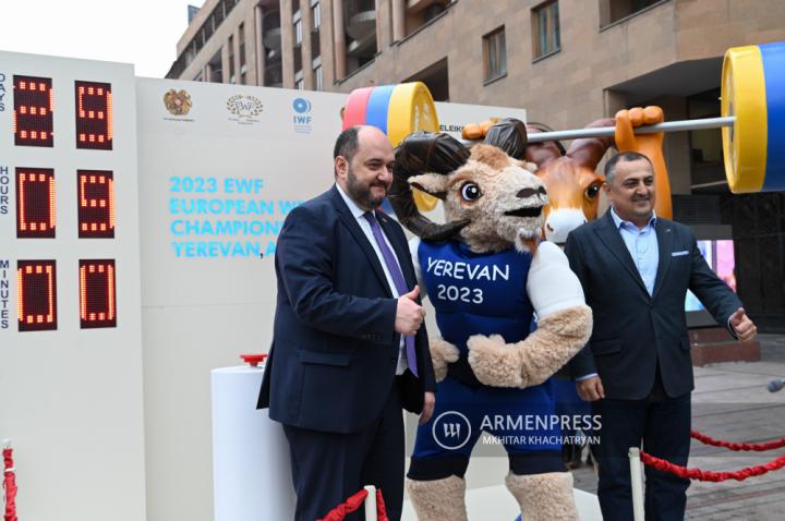 Arayik Harutyunyan, Karen Giloyan