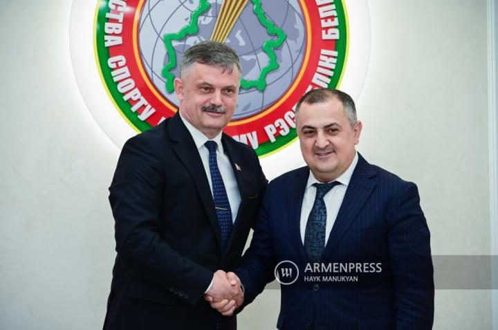 Armenian Deputy Minister of Education, Science, Culture 
and Sport Karen Giloyan meets with Minister of Sport and 
Tourism of Belarus in Minsk 