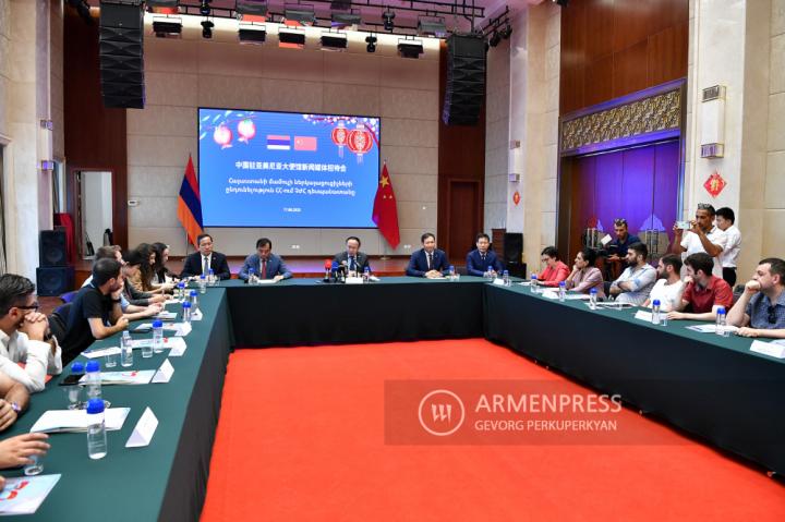 Представители армянской прессы прием в посольстве 
КНР в Армении