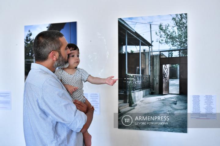 Uluslararası Kayıplar Günü ile ilgili Areg Balayan'ın fotoğraf 
sergisi