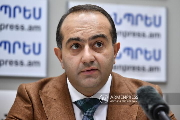 Ermenistan Çalışma ve Sosyal İşler Bakanlığı Çalışma ve 
İstihdam Dairesi Başkanı Zhora Sarkisyan'ın basın toplantısı