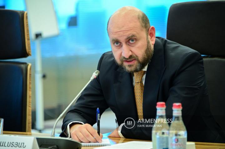 Ermenistan Merkezi İstihbarat Teşkilatı Başkanı Martin 
Galstyan'ın basın toplantısı