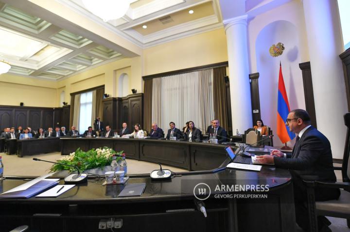 Ermenistan hükümeti toplandı