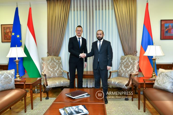 Հայաստանի և Հունգարիայի արտաքին գործերի 
նախարարների առանձնազրույցն ու ընդլայնված 
կազմով հանդիպումը

