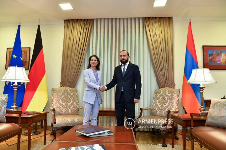 Приватные встречи  и встречи в расширенном составе 
министров иностранных дел Армении и Германии