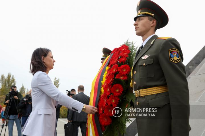 German Foreign Minister commemorates Armenian 
Genocide victims in Tsitsernakaberd Memorial
