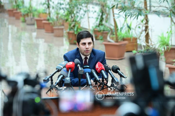Пресс-конференция заместителя мэра Еревана Сурена 
Григоряна
