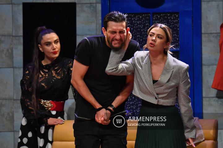 "Kin Kod" (Woman Code) comedy back on stage in Yerevan 