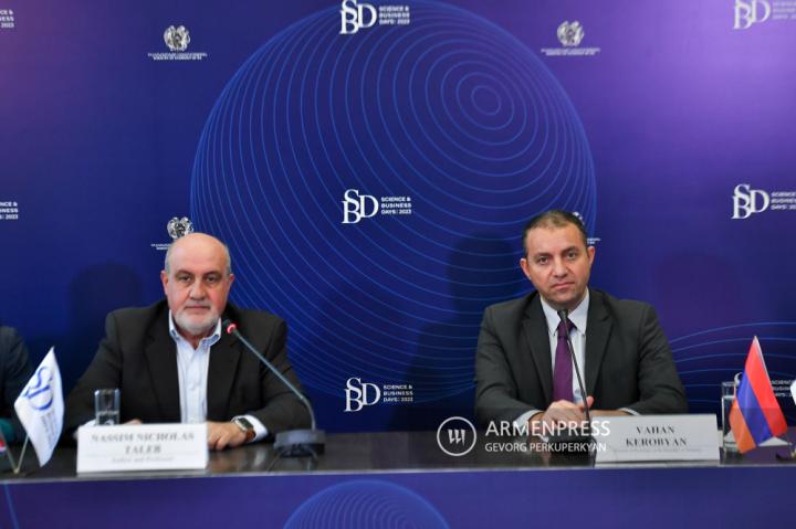 Economy Minister Vahan Kerobyan and scientist, writer 
Nassim Taleb's joint press conference as part of Science and 
Business Days 2023 