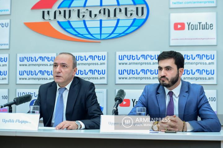 Press conference of Landscaping and Environmental 
Protection Agency Director Armen Begoyan and his deputy 
Artur Khalatyan 
