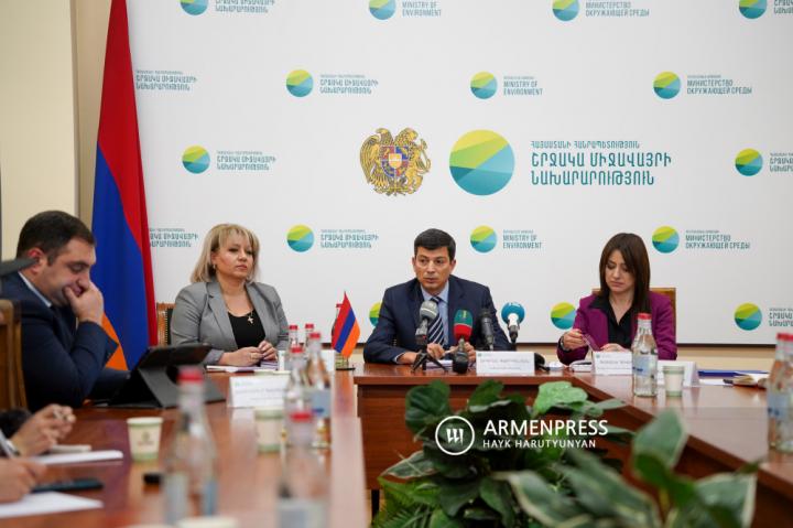 Press conference at ministry of environment 
