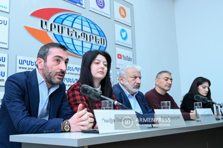 Press conference of Edit Print Publishing House Editor-in-
chief Davit Samvelyan, Antares Media Holding PR chief Roza 
Grigoryan, Bookinist Director Khachik Vardanyan, Newmag 
Editor-in-ch
