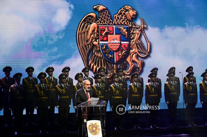 Célébration du 32e anniversaire de la création des Forces 
armées d'Arménie