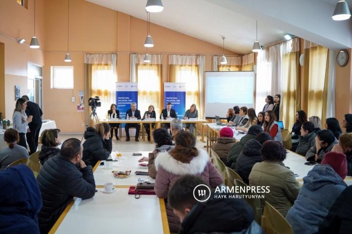 Iniciativa "Ayuda humanitaria a desplazados de Nagorno 
Karabaj"