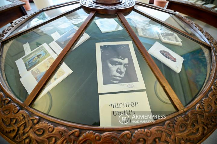 Book exhibition dedicated to 100th anniversary of Paruyr 
Sevak