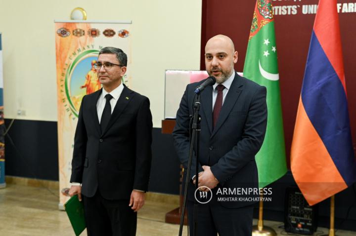 Exhibition dedicated to 300th anniversary of birth of 
Turkmen poet Magtymguly 