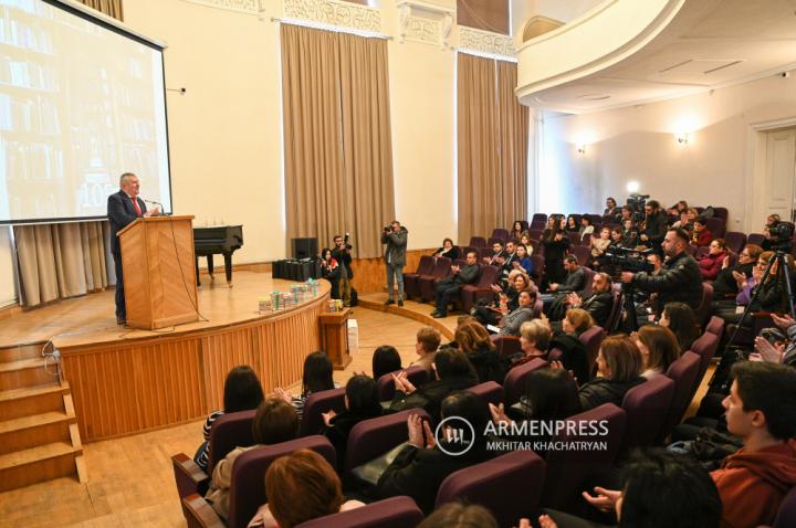 День дарения книги был посвящен 100-летию собраний 
Национальной библиотеки Армении