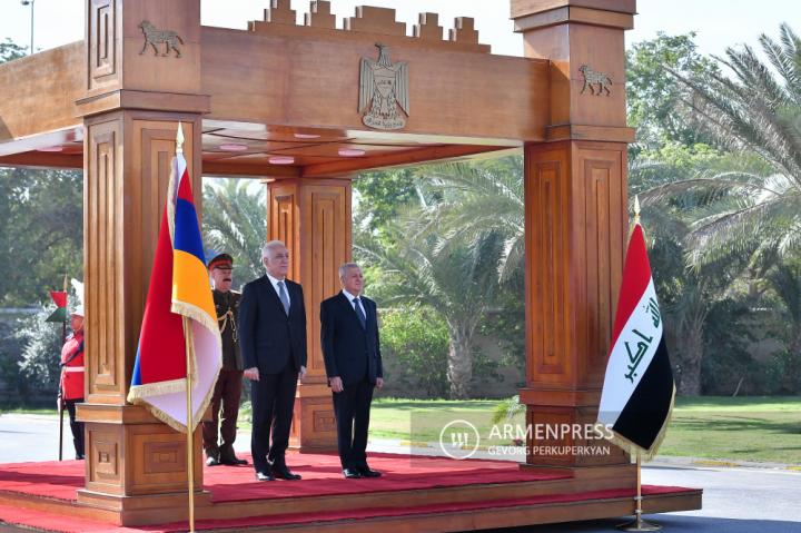 Ermenistan Cumhurbaşkanı'nı resmi karşılama töreni Irak 
Cumhurbaşkanı'nın konutunda gerçekleşti