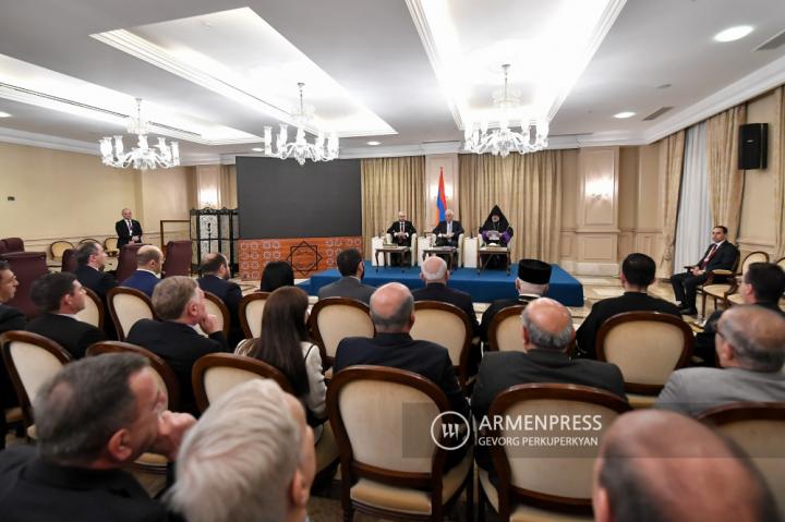 Rencontre du Président de la République d'Arménie avec 
des Représentants de la communauté arménienne d'Irak 