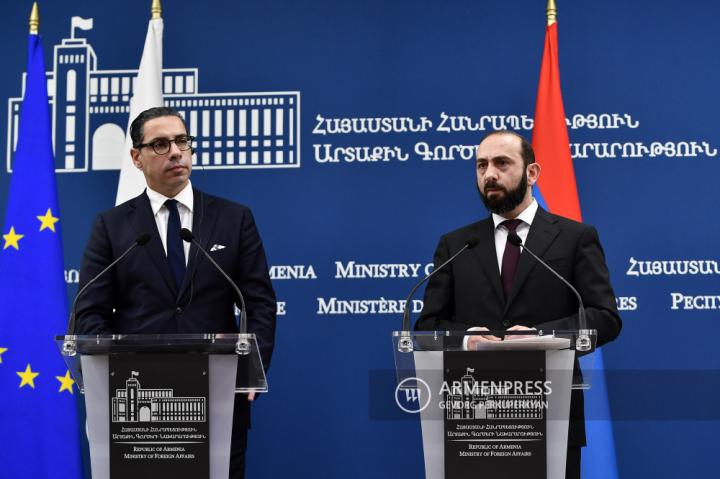 Ermenistan ve Kıbrıs dışişleri bakanlarının basını toplantısı