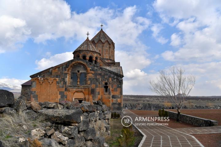 Iglesia de Hovhannavank, consagrada en 1216, en la 
actualidad
