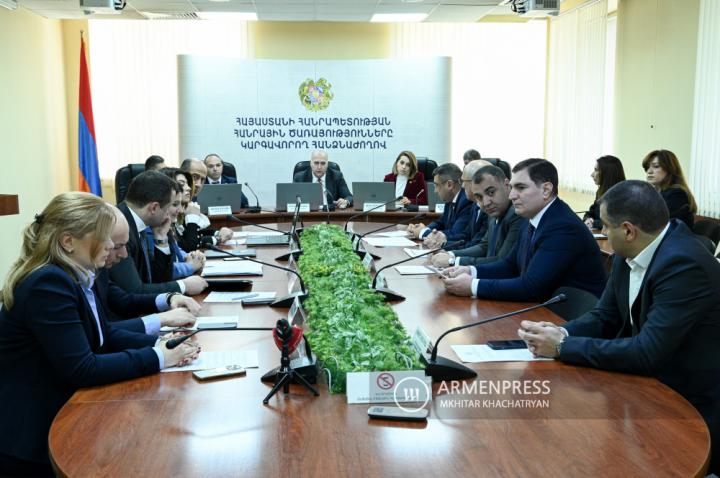 جلسة
 الاستماع العامة للجنة المنظمة للخدمات العامة في 
البرلمان
 الأرمني
