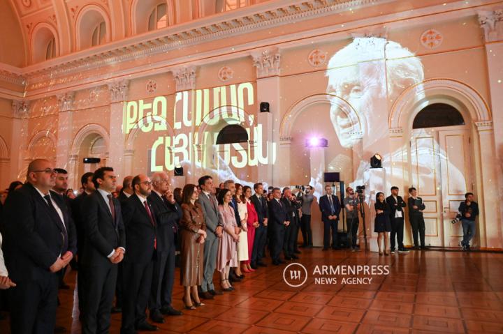 Lancement des célébrations du 100e anniversaire de 
Charles 
Aznavour à la résidence du Président de la République 
d’Arménie