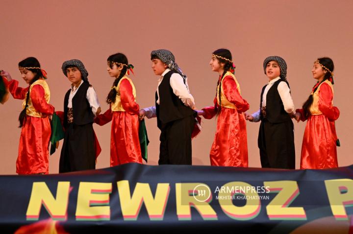 亚美尼亚库尔德社区庆祝民族节日：纳夫鲁兹