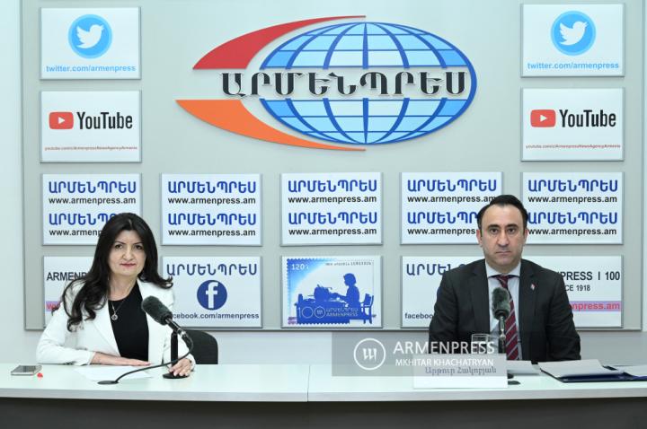Conferencia de prensa de Artur Hakobyan, jefe adjunto de 
la inspección fiscal del control de contribuyentes del Comité 
de ingresos Estatales