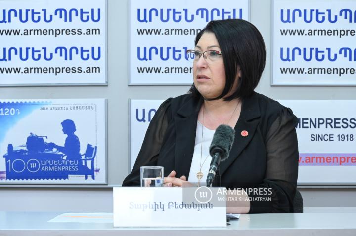 المؤتمر الصحفي لخبيرة برنامج الهجرة بمنظمة "كاريتاس الأرمنية 
تاتيفيك بيزانيان
