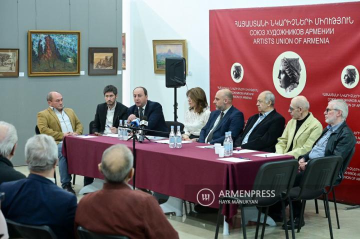 المؤتمر الصحفي الذي عُقد في اتحاد الفنانين في أرمينيا
