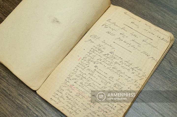 Les proches de Soghomon Tehliryan ont remis son journal 
personnel et ses photos à l'Institut Musée du Génocide