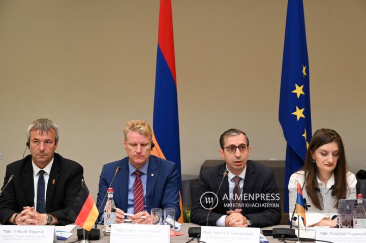 Evento "Promoción del buen comportamiento y prevención 
de la corrupción en el sector público de Armenia" para la 
presentación de los resultados del proyecto de 
Hermanamiento de la Unión