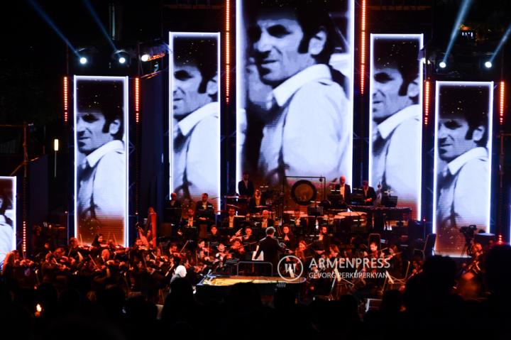 حفل موسيقي مخصص للذكرى المئوية لميلاد شارل أزنافور 
بيريفان