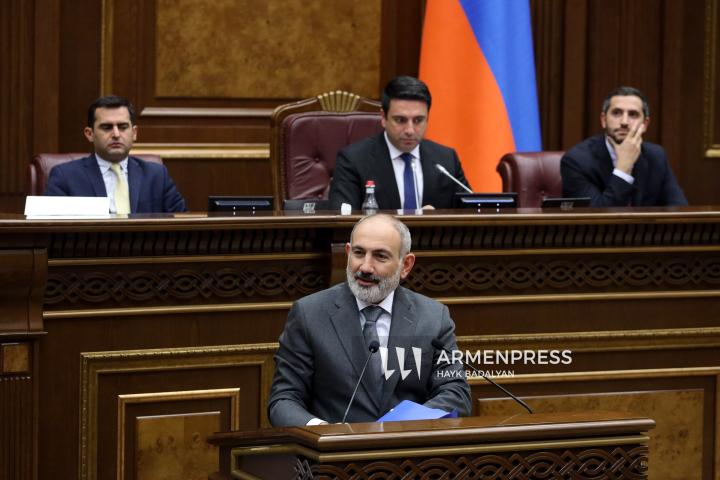 Questions et réponses: Gouvernement  et AN